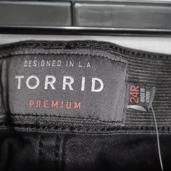 Torrid Jeans Women's Plus Size 24R Black Sky-High Skinny Denim Pants NWT - Picture 9 of 9
